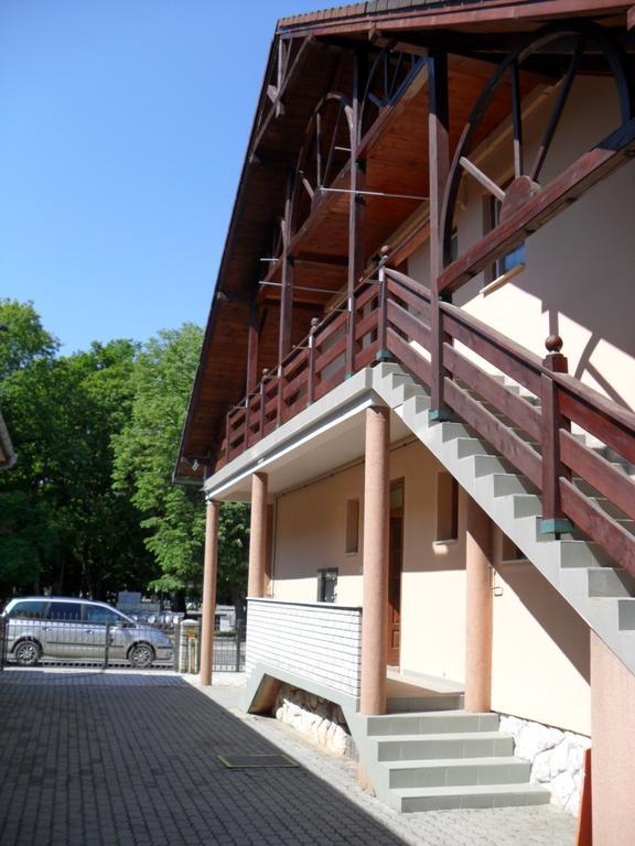 Oazis Apartman 哈卡尼 外观 照片